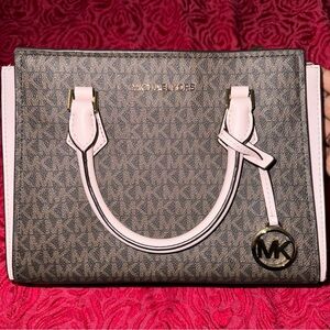 Michael Kors Hope Medium Leather Signature Logo Messenger Crossbody Handbag